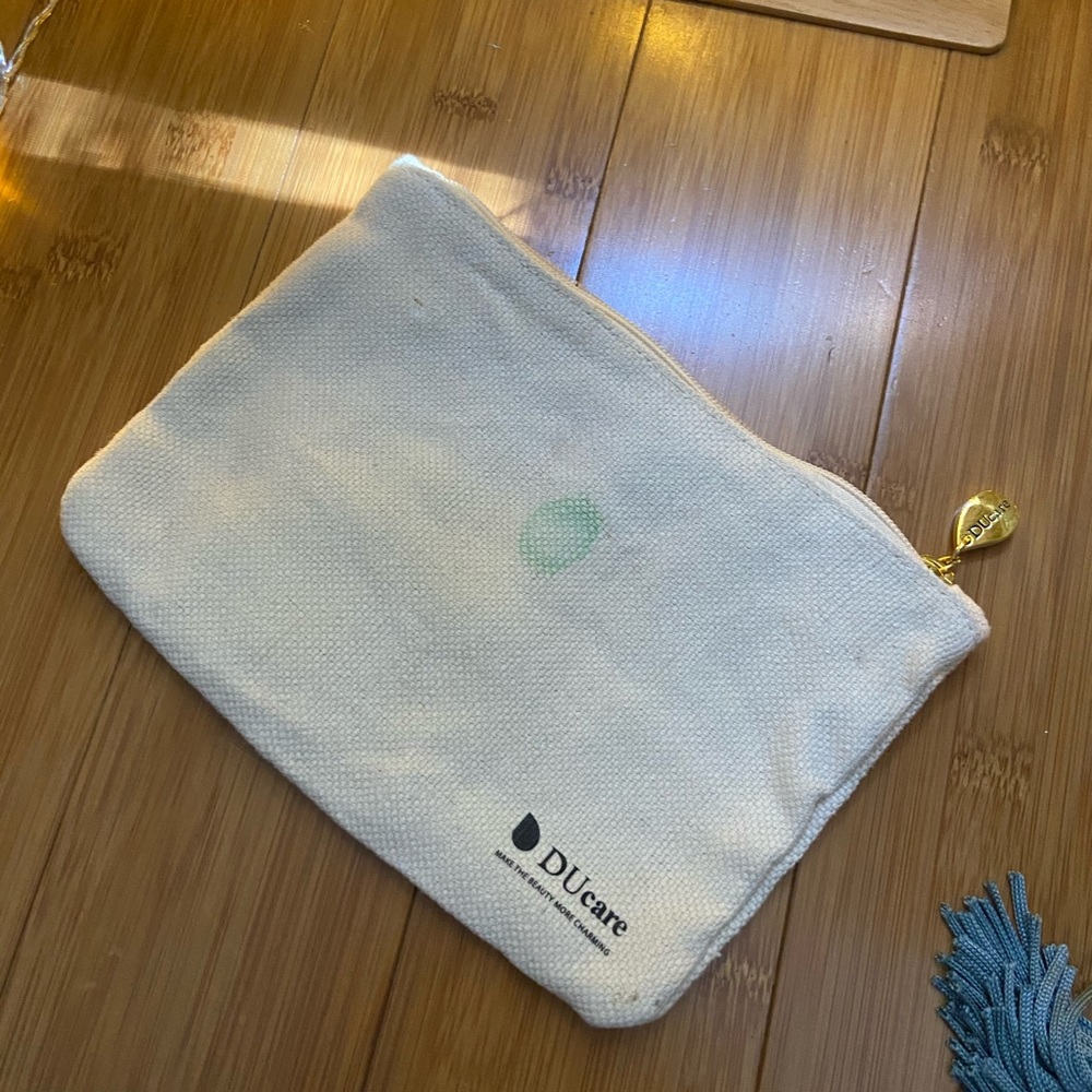 Makeup bag